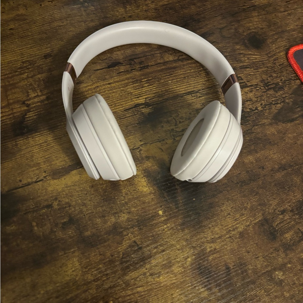 Beats by Dre Cream Wireless Headphones